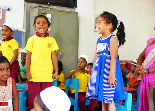 SERVE-Sri-Lanka-Youth-Volunteer-Art-Music-Sports-Singing-in-pre-school