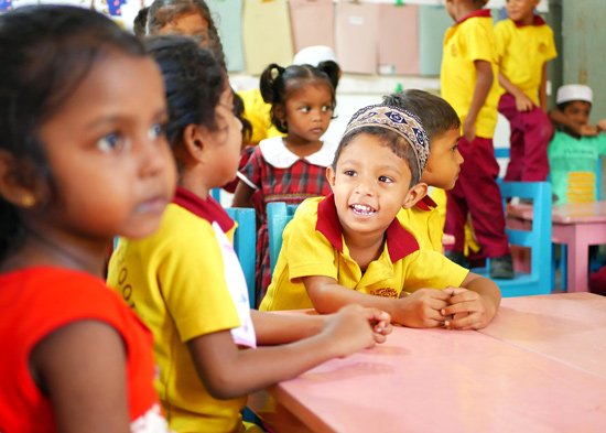 SERVE-Sri-Lanka-Youth-Volunteer-Pre-school-smiling-child